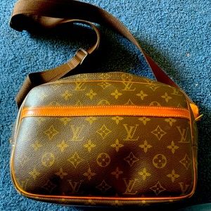 cross body bag, authentic Louie Vuitton thick